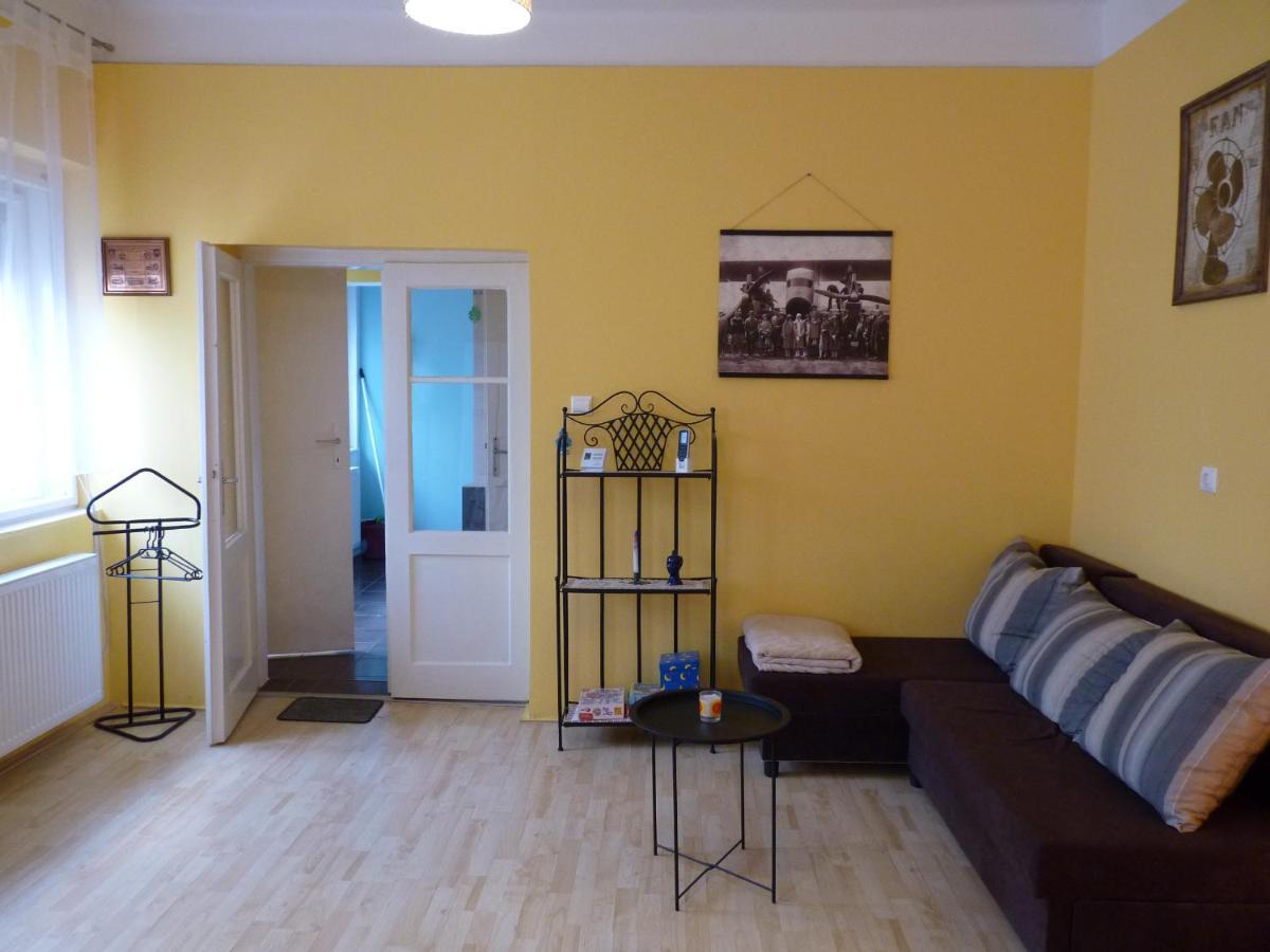 Zizi Apartman Дебрецен Экстерьер фото